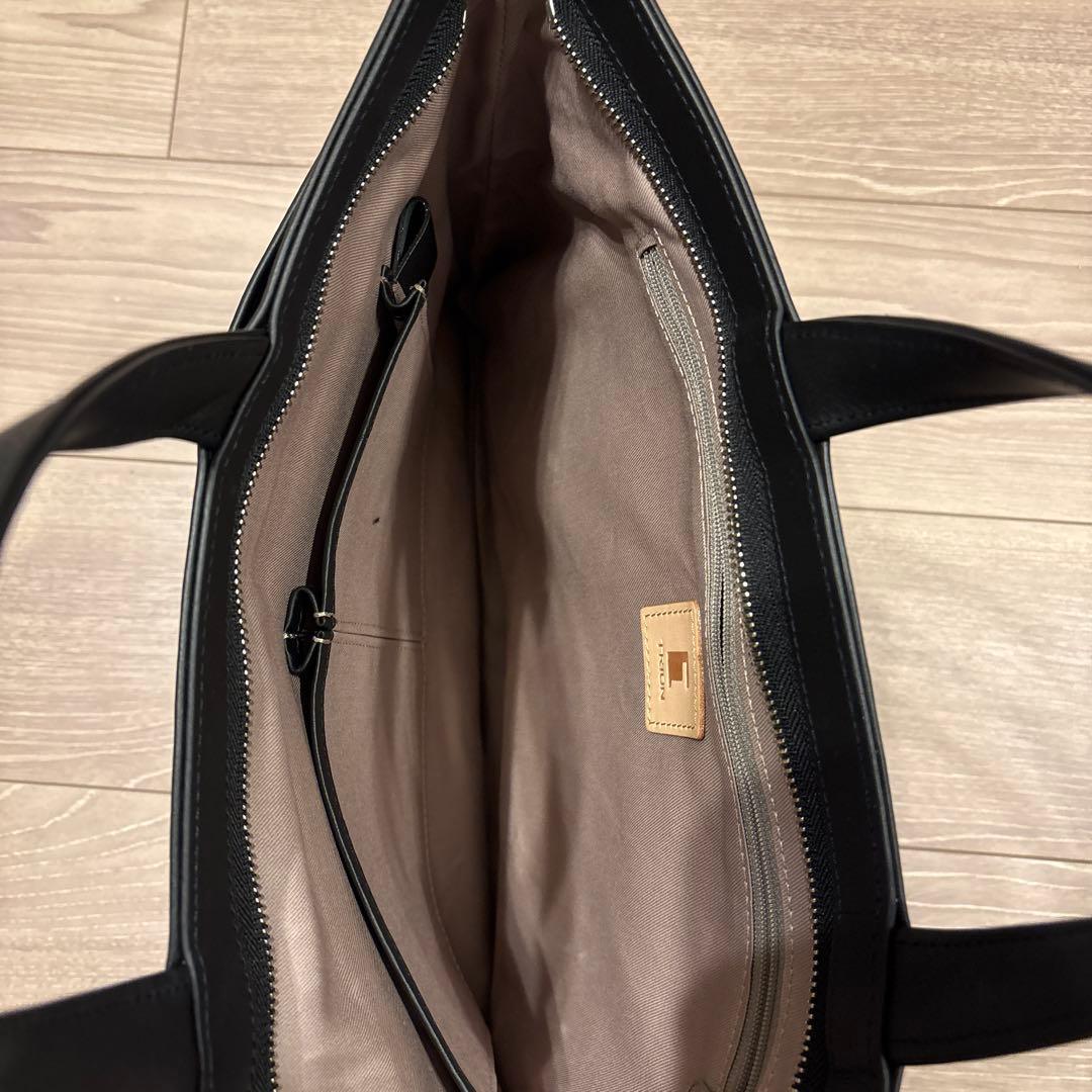 【値下げしました】TRION 薄マチブリーフA4　オープンポケット