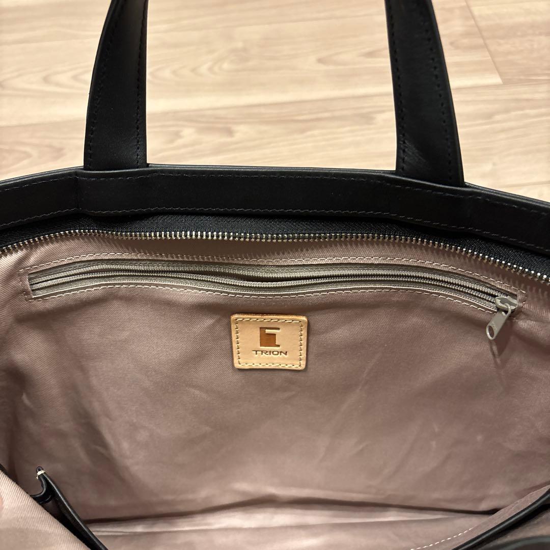 【値下げしました】TRION 薄マチブリーフA4　オープンポケット