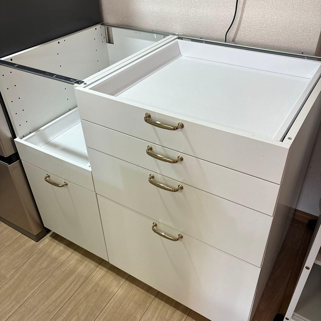 IKEA キッチン　棚　カップボード