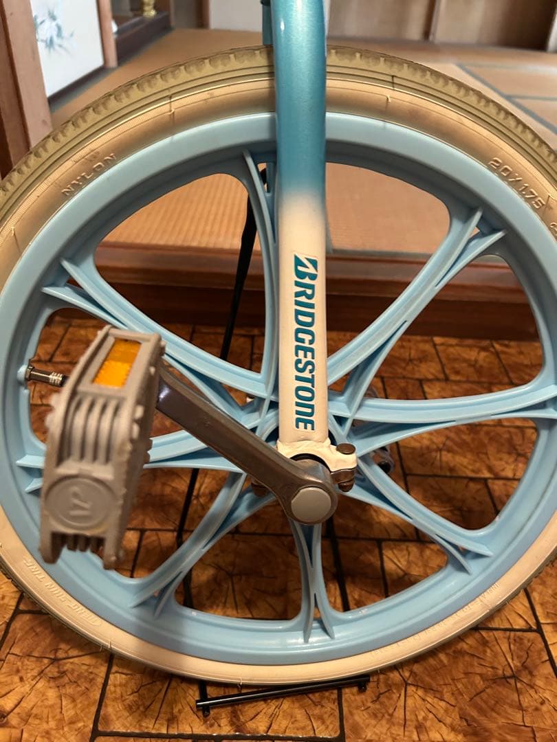 一輪車　ブリヂストン　スケアクロウ　20インチ　 スタンド・専用箱付き