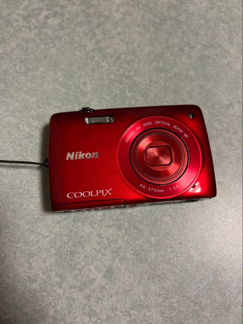 美品　コンパクトデジタルカメラ　ニコン　Coolpix S4300 専用ケース付