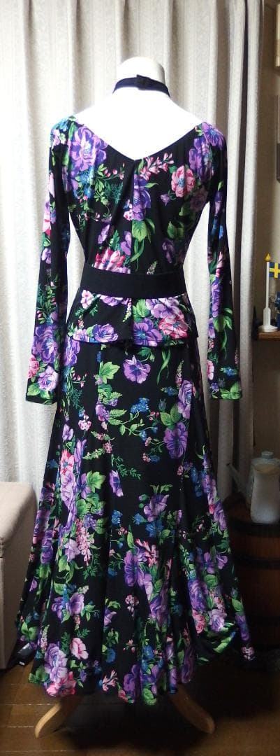 【社交ダンス】チャコット　 Dance　黒地花柄プリント　セットアップ