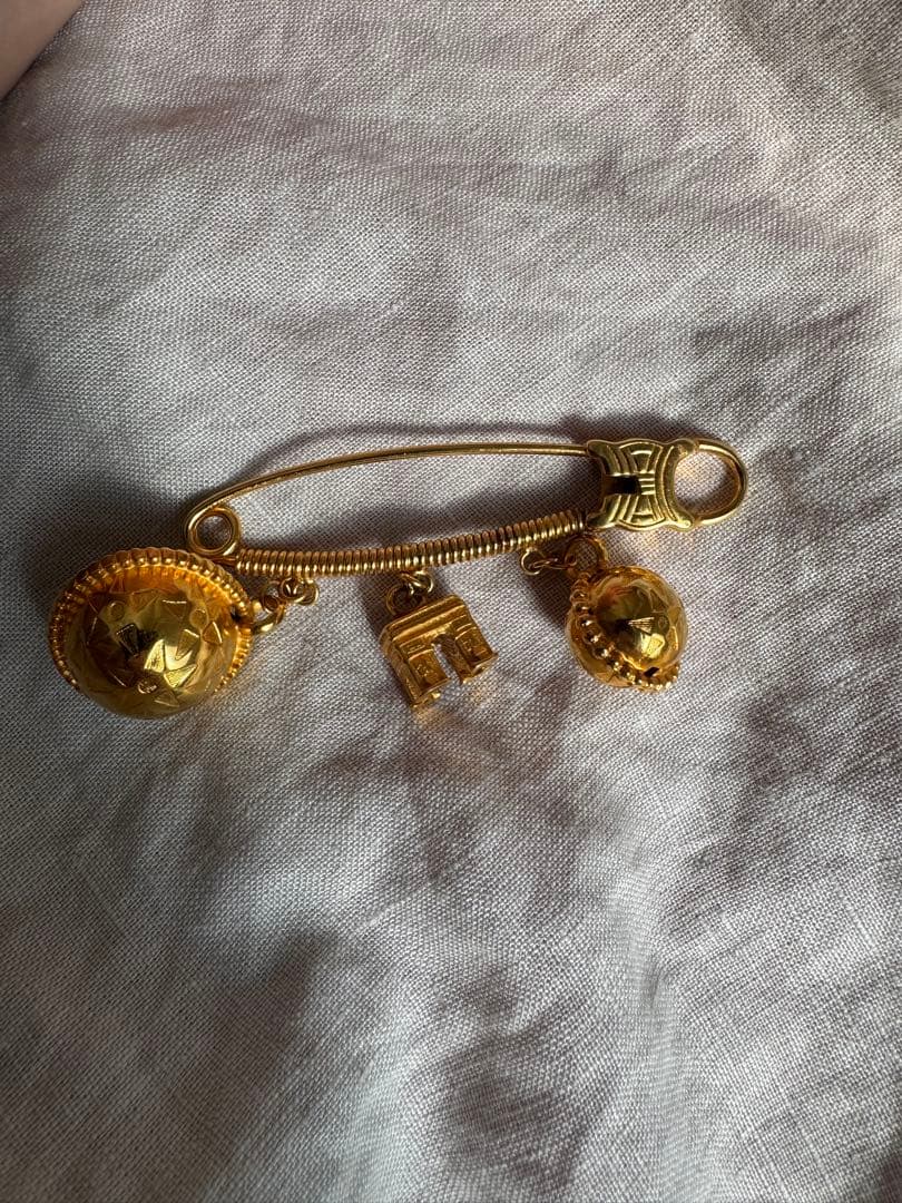 美品　セリーヌ 凱旋門 スターボール ヴィンテージ　ブローチ