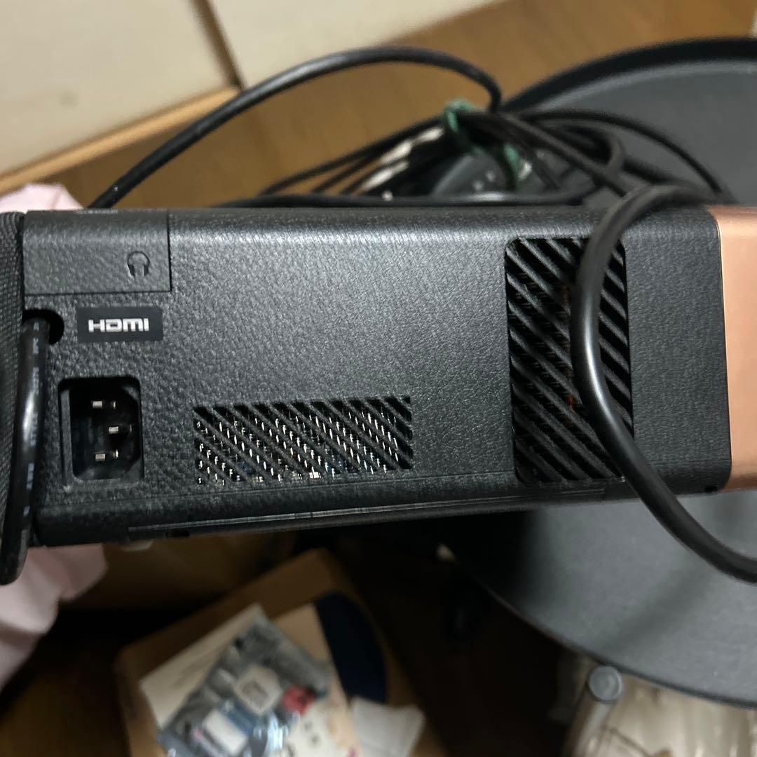 極美品　最終値下　断捨離価格　エプソン　EF-100B プロジェクター