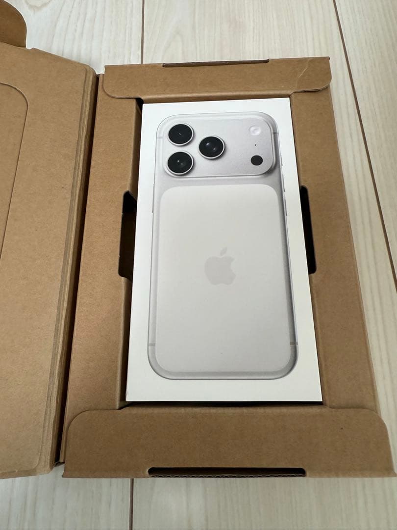 Apple iPhone 17 Pro 512GB シルバー 本体 新品 未開封