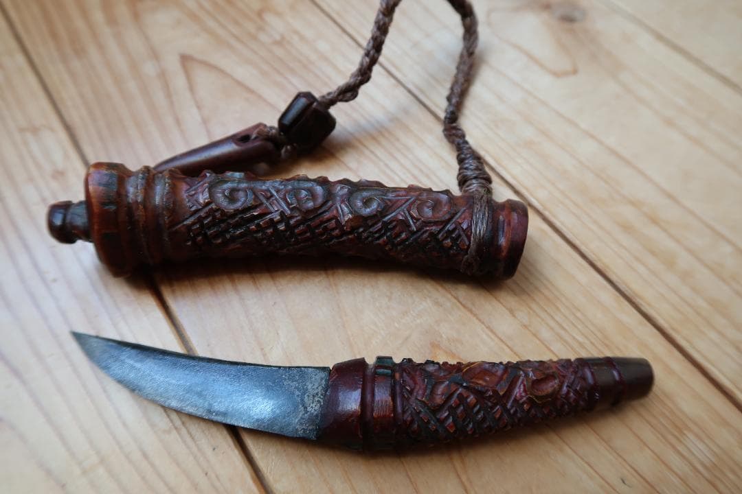 アイヌ　マキリ　メノコ　マキリ彫刻装飾