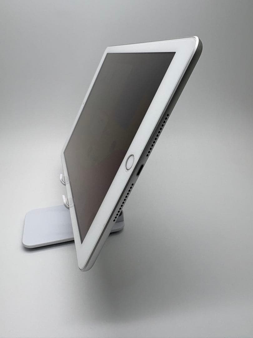 即発送・美品☆iPad第6世代　32GB Wi-Fiモデル　MR7G2J/