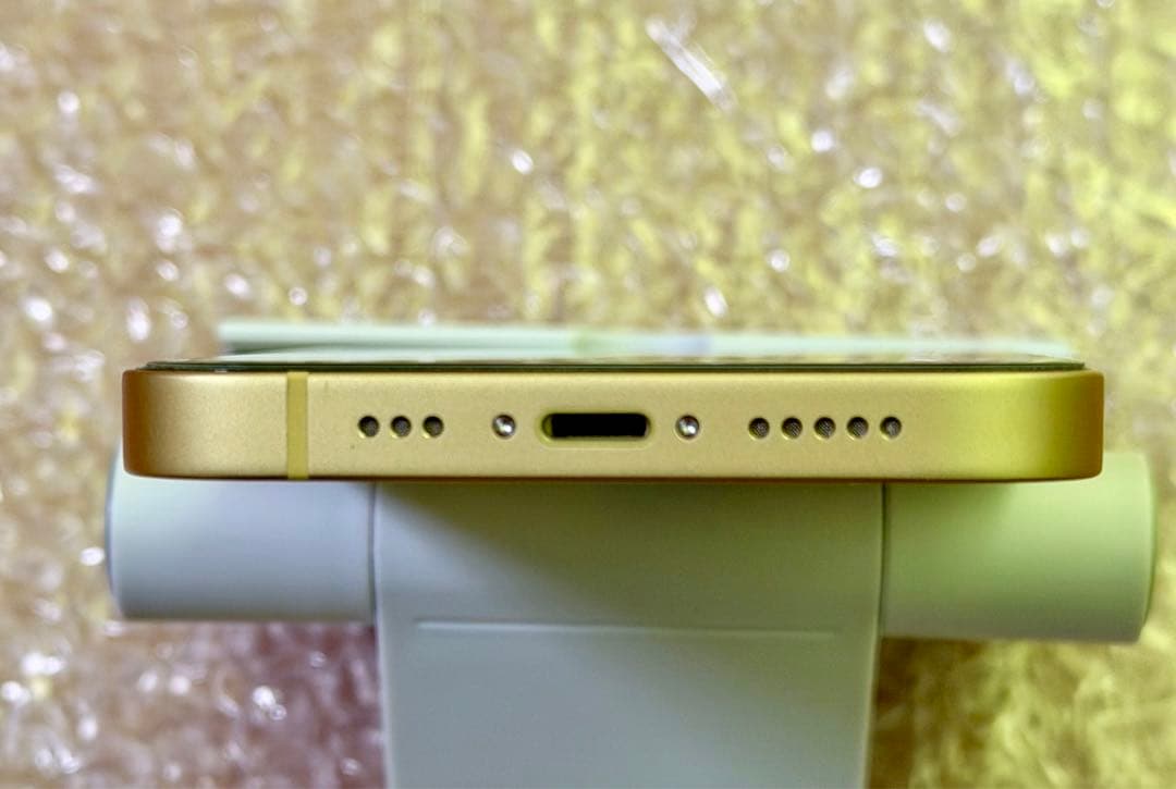 新品交換品 iPhone 14 128GB イエロー バッテリー最大容量100%
