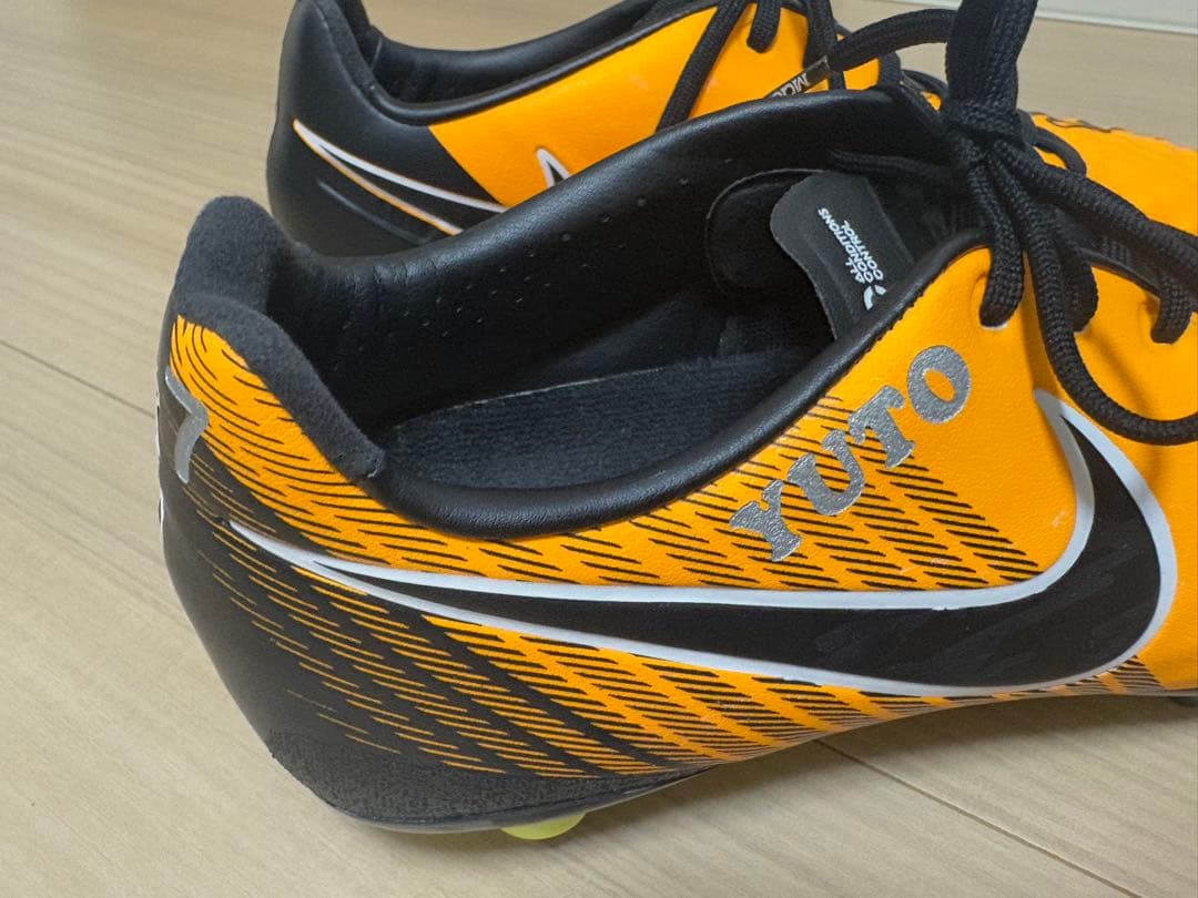 佐藤勇人　支給スパイク　直筆サイン入り