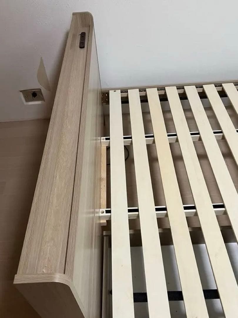 まとめ買い対応⭐︎たな٩( 'ω' )و USBポート付きダブルベッドフレー