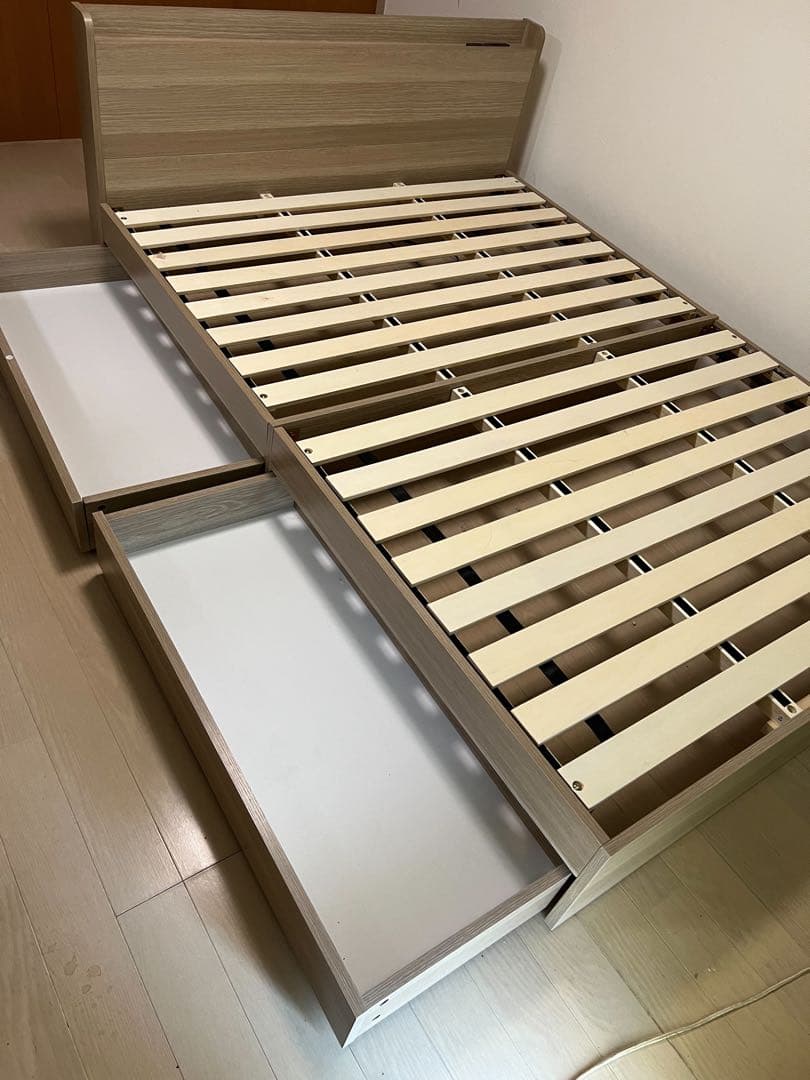 まとめ買い対応⭐︎たな٩( 'ω' )و USBポート付きダブルベッドフレー