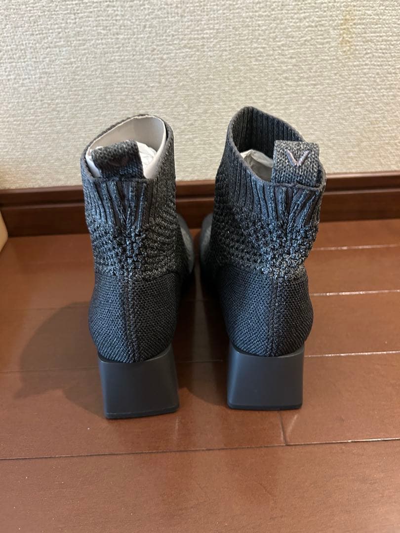 VIVAIA新品未使用グレー ニットアンクルブーツ 中ヒール