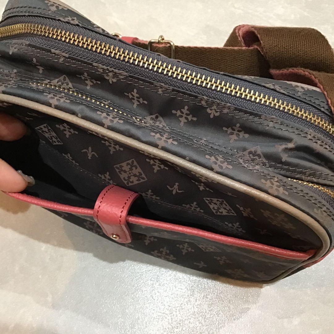 【ラシット】ショルダーバッグ ダークブラウン ピンク