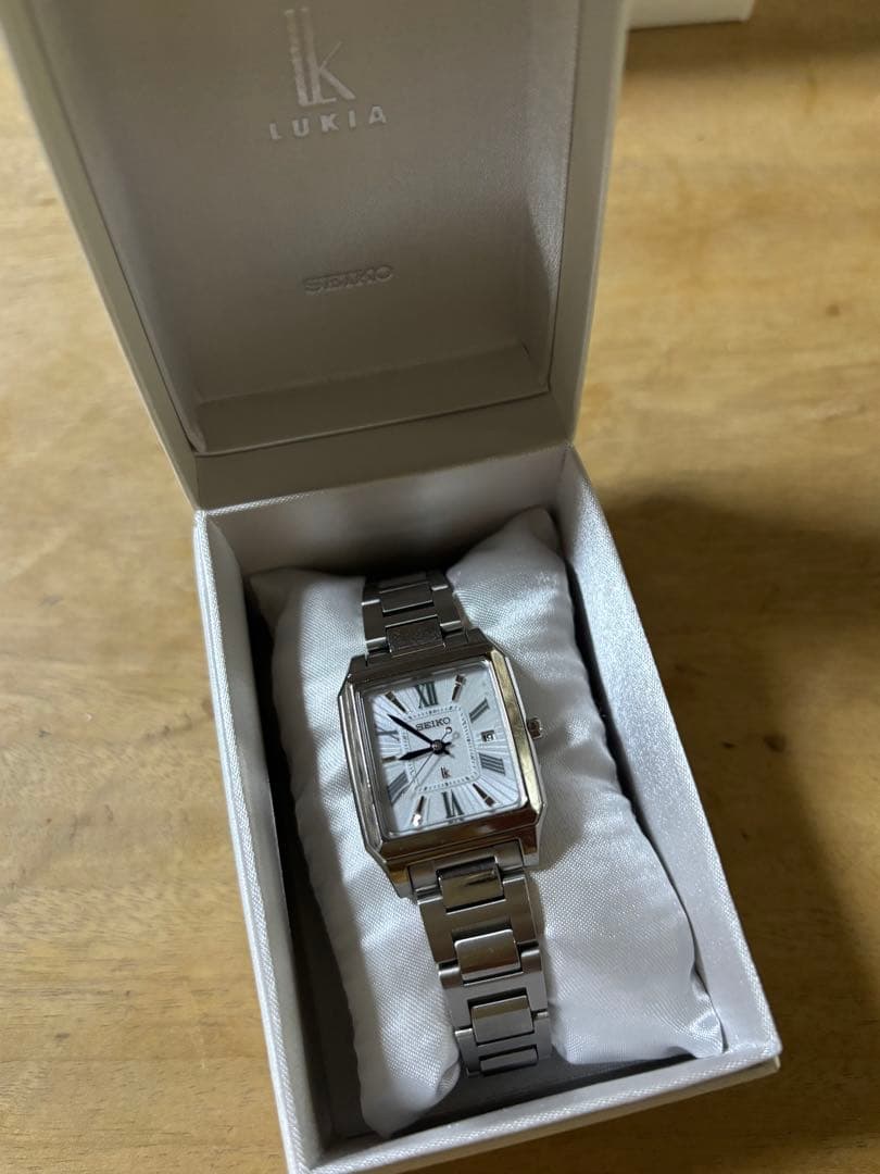SEIKO LUKIA 1B22-0CF0 ソーラー