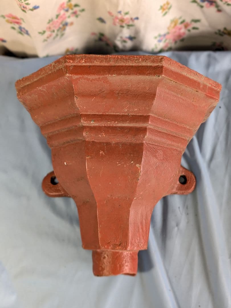 イギリス アンティーク 鉄製 壁掛けプランター 植木鉢 レンガ色