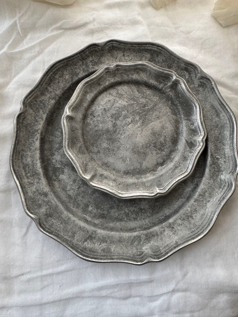 入手困難　co+fe 花リムプレート　2枚　皿　アスティエ　ハグオーワー　雅姫