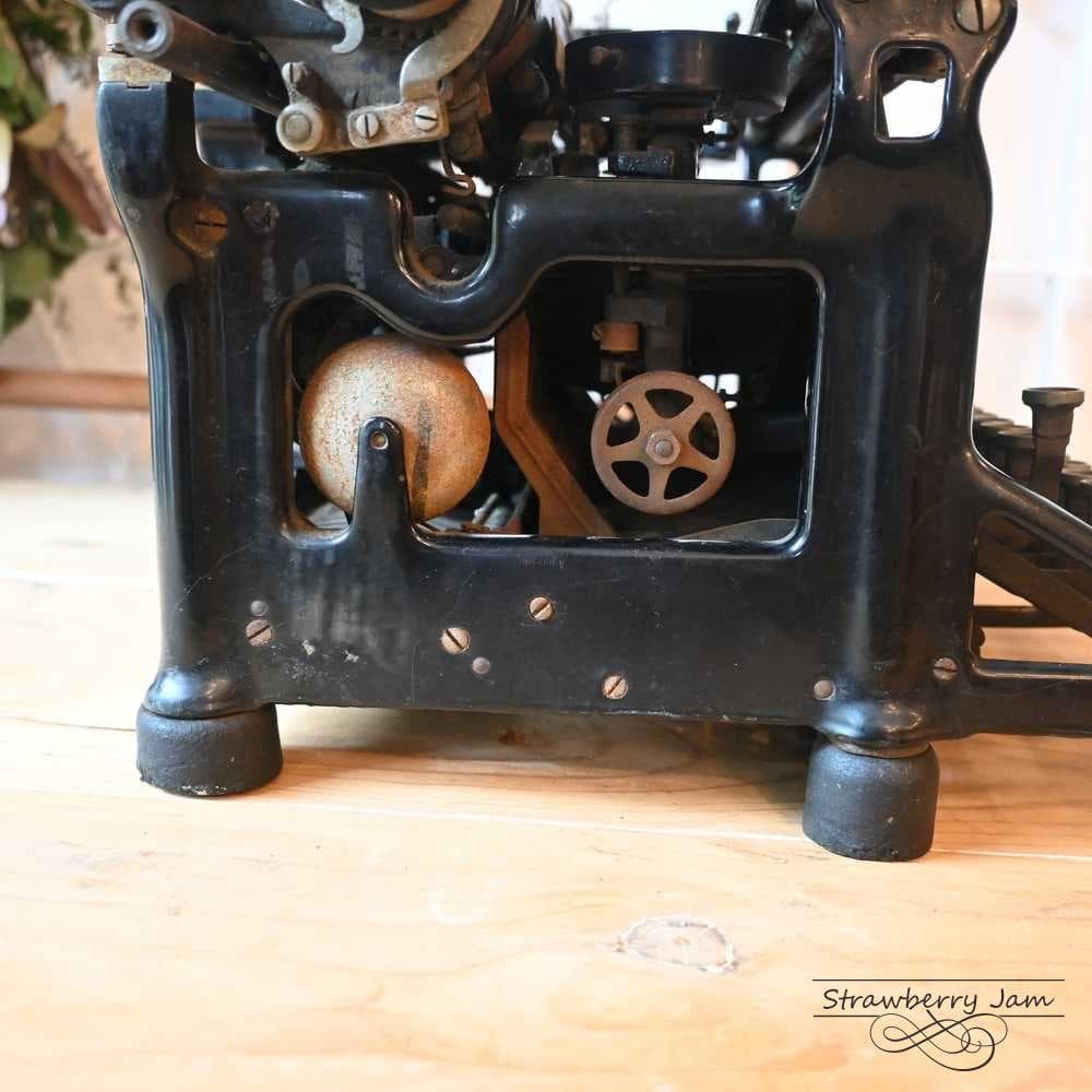 L3705-20 英国アンティーク UNDERWOOD タイプライター 店舗什器