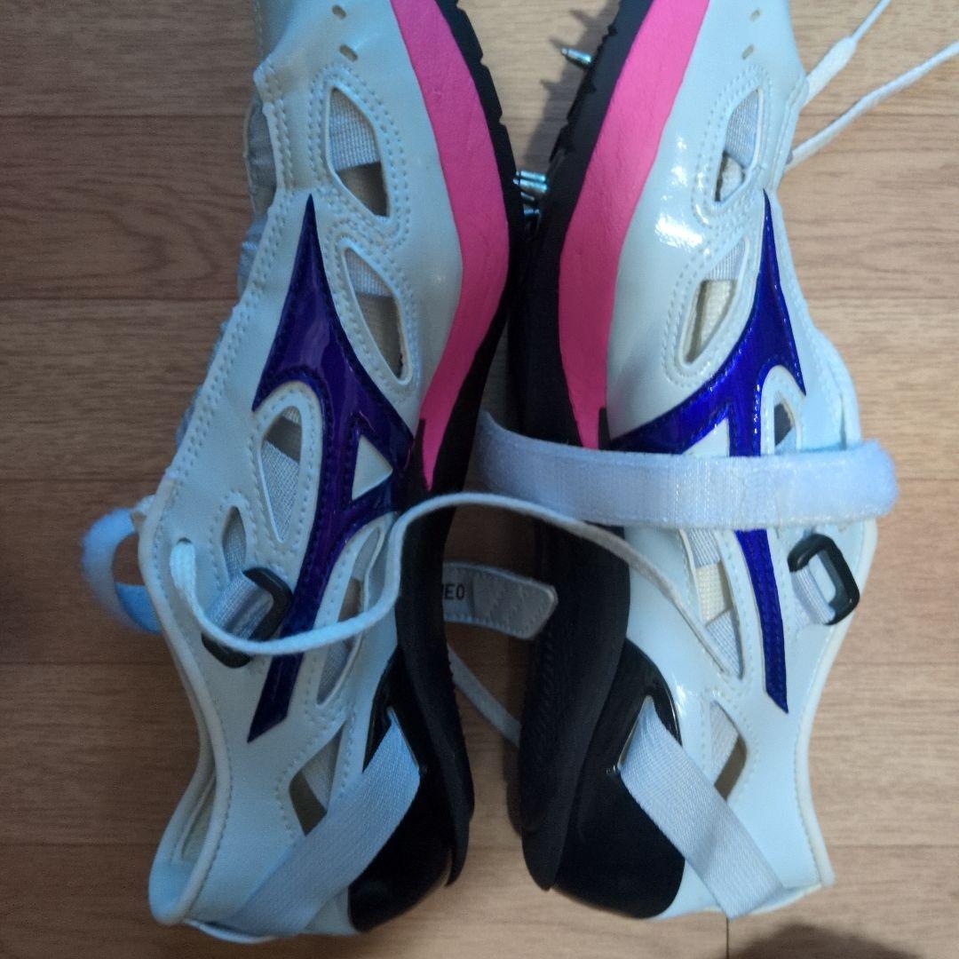 ミズノクロノインスクネオジャパン23,5