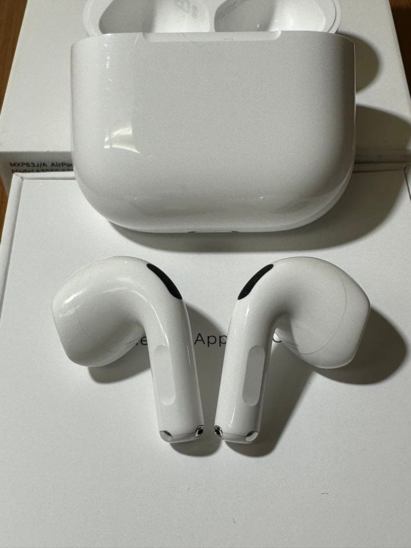 【美品】 AirPods 4 ANC非搭載 MXP63J/A Y431D