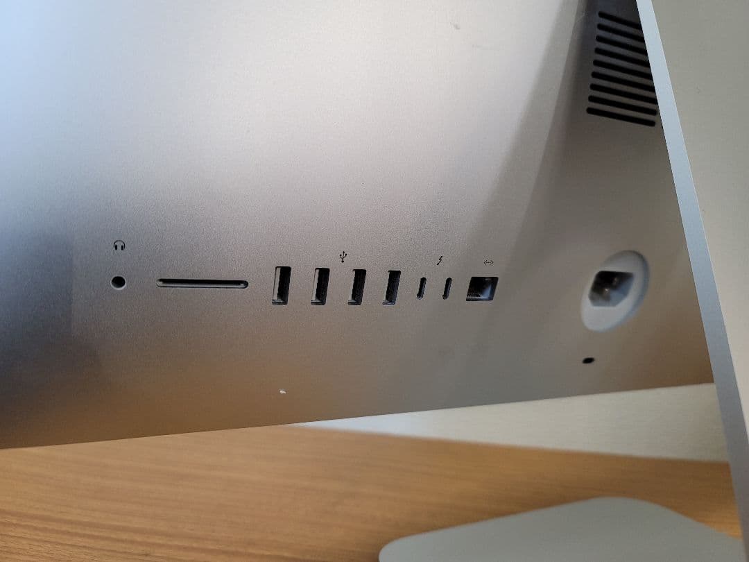 上位モデルiMac Retina 4K 21.5インチ i7/32GB/512