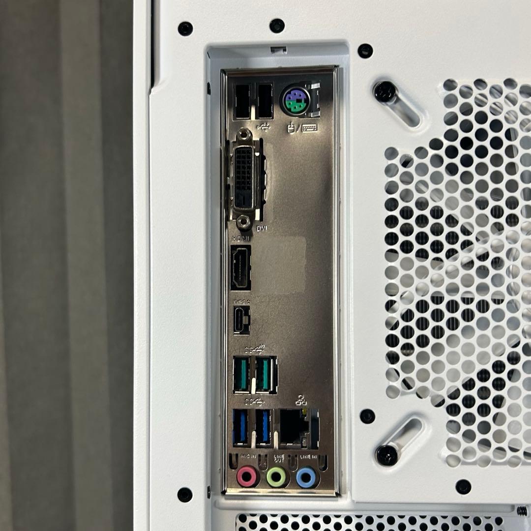 白ゲーミングPC RTX2070 (RTX3060以上) Ryzen 7 1TB