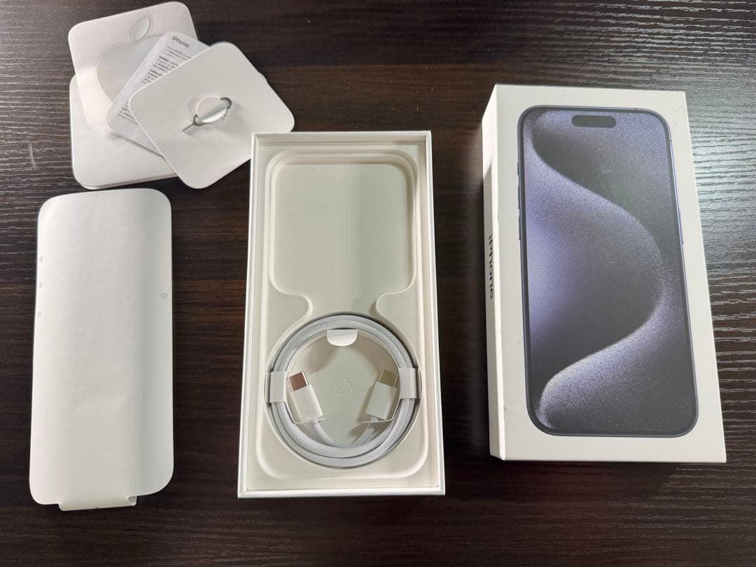 【極上美品/本体傷なし】iPhone15Pro256GB★Moft X＆ケース付