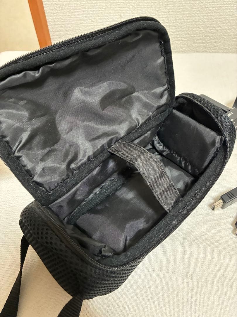 SONYハンディカム HDR-CX670 三脚・予備バッテリー付 フルHDカメラ