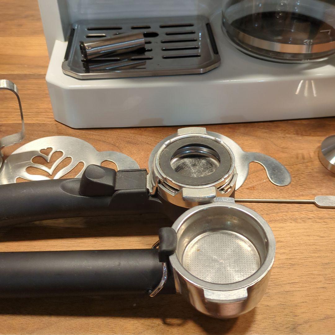 De'Longhi エスプレッソマシン ホワイト