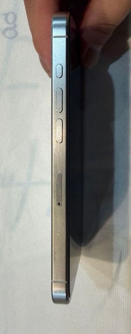 iPhone15 Pro 128GB ホワイト SIMフリー バッテリー88%