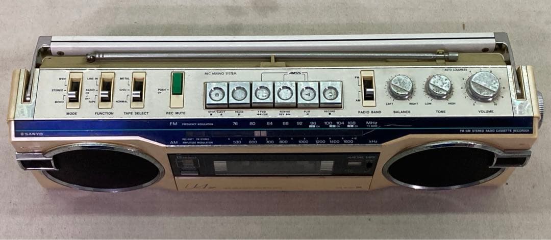 レトロ SANYO ラジオ カセット プレイヤー MR-U4SF