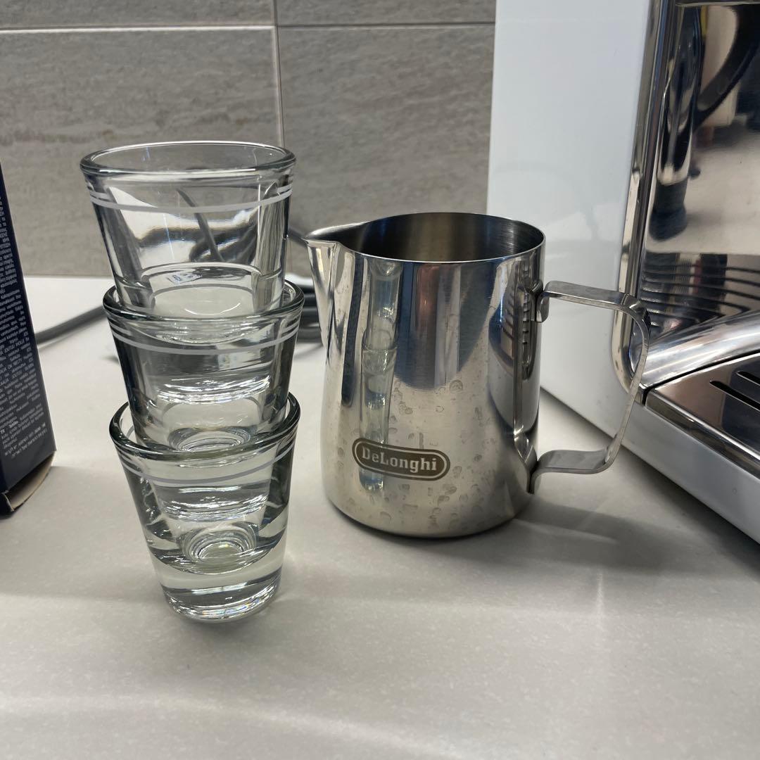 DeLonghi エスプレッソマシン + 付属品