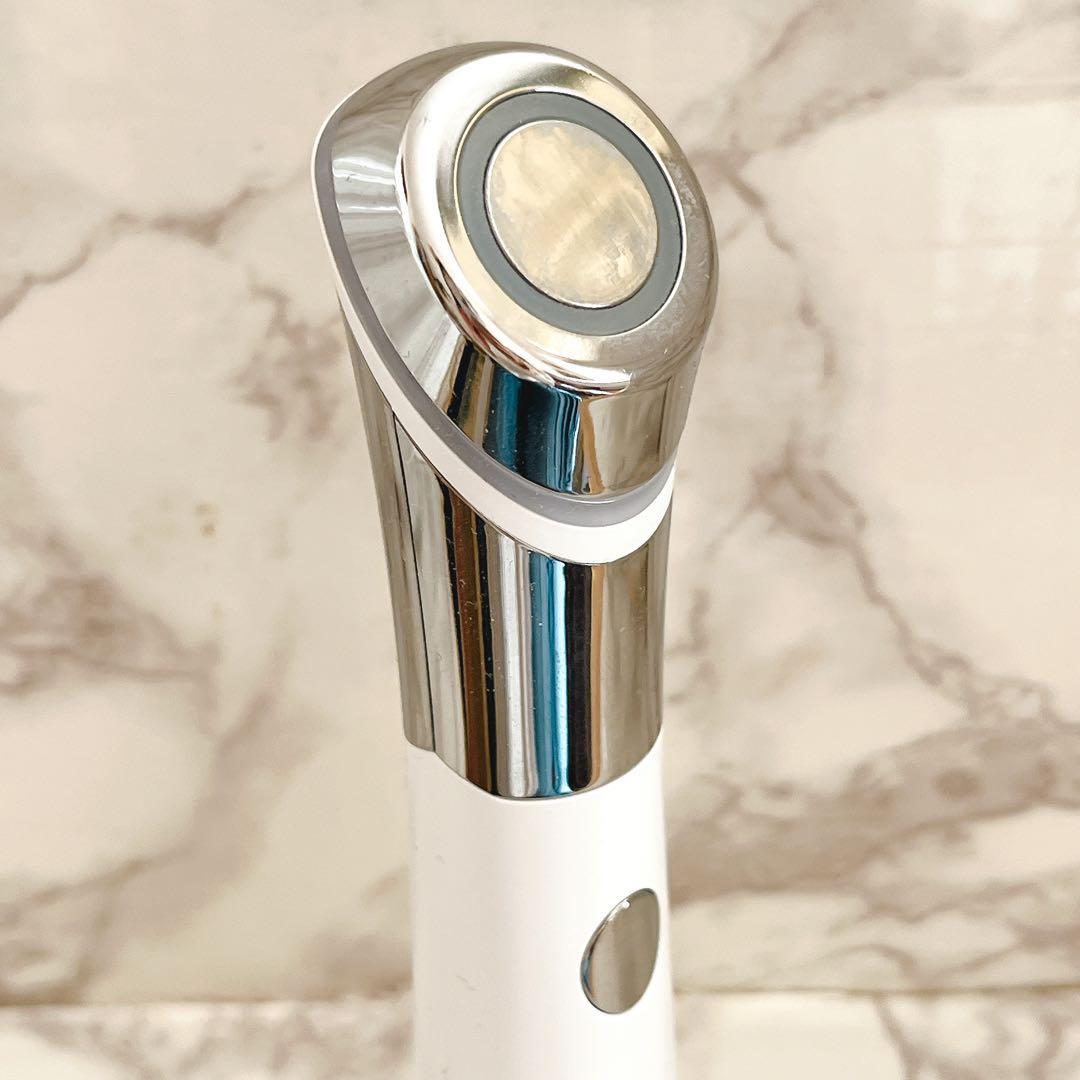 大人気 メディキューブ AGE-R ダーマエアショット 美顔器 ホワイト