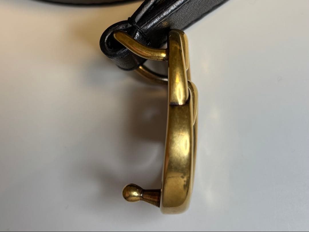 GUCCI ロゴ ブラックレザーベルト