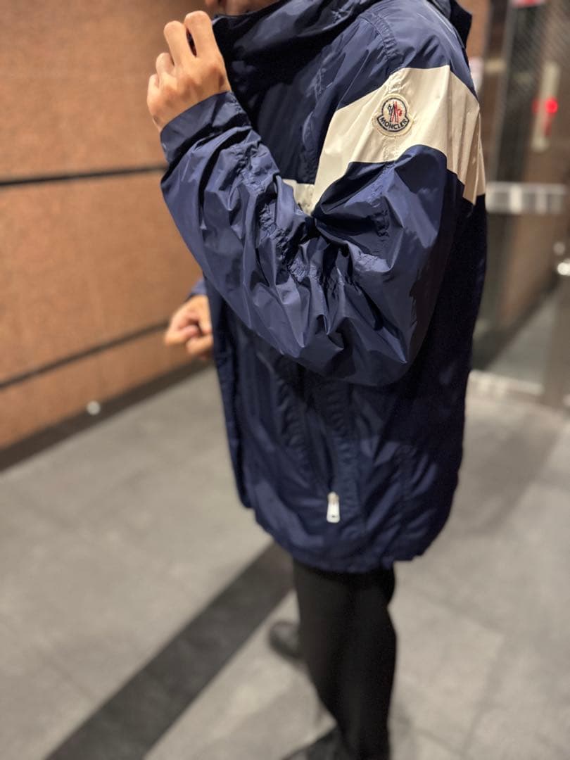 ②MONCLERナイロンジャケット ネイビー・ベージュ※モデル170cm