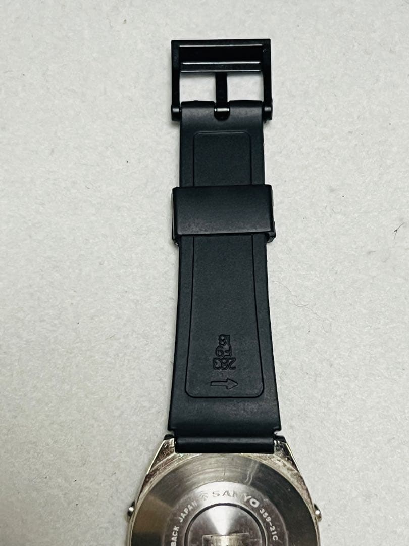 SANYOサンヨー359-21C デジタル腕時計　電池:/ベルト新品　稼働品