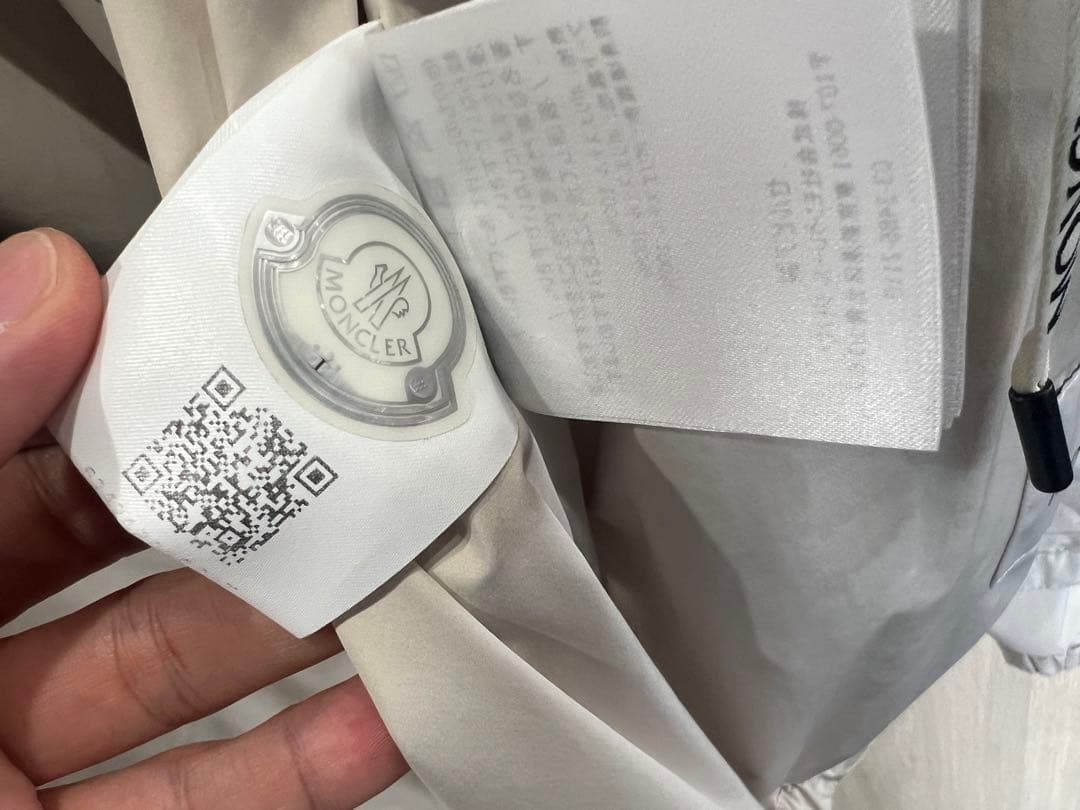 モンクレール　ナイロンパーカー　サイズ1 ベージュ　カルレス