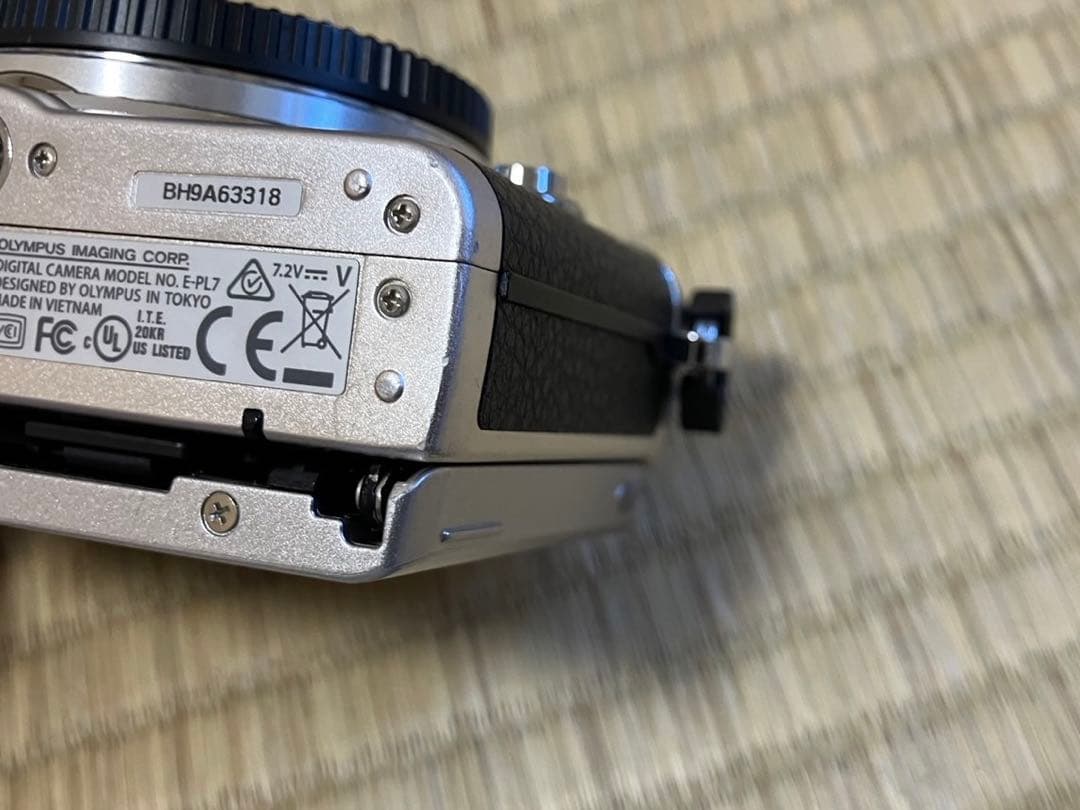 KRGMOLYMPUS PEN Lite E-PL7ボディシルバーレンズ無