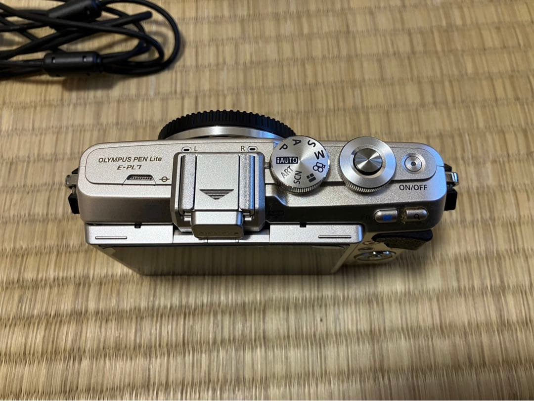 KRGMOLYMPUS PEN Lite E-PL7ボディシルバーレンズ無