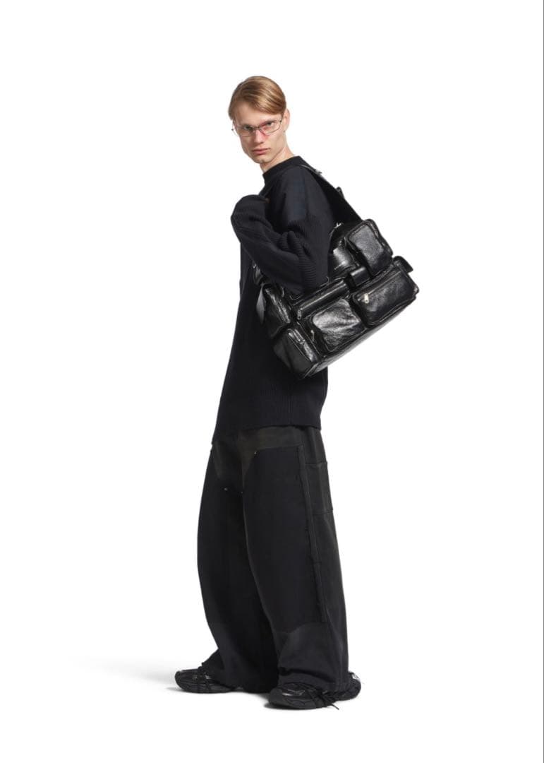 BALENCIAGA SUPERBUSY ラージ　スリングバッグ　ブラック