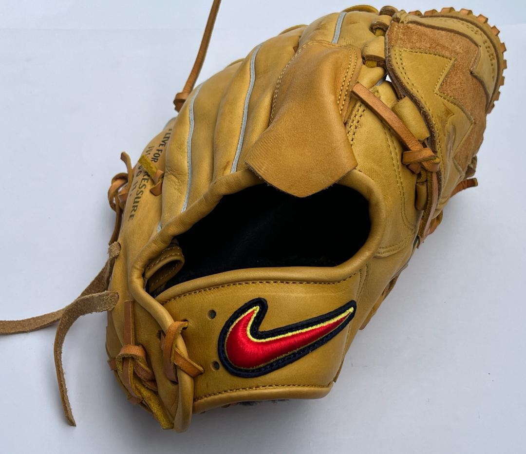 NIKE 一般軟式投手用グローブ 松坂大輔 限定モデル 右投げ用 当時物 即戦力