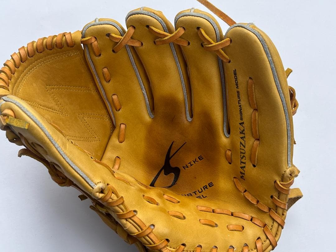 NIKE 一般軟式投手用グローブ 松坂大輔 限定モデル 右投げ用 当時物 即戦力