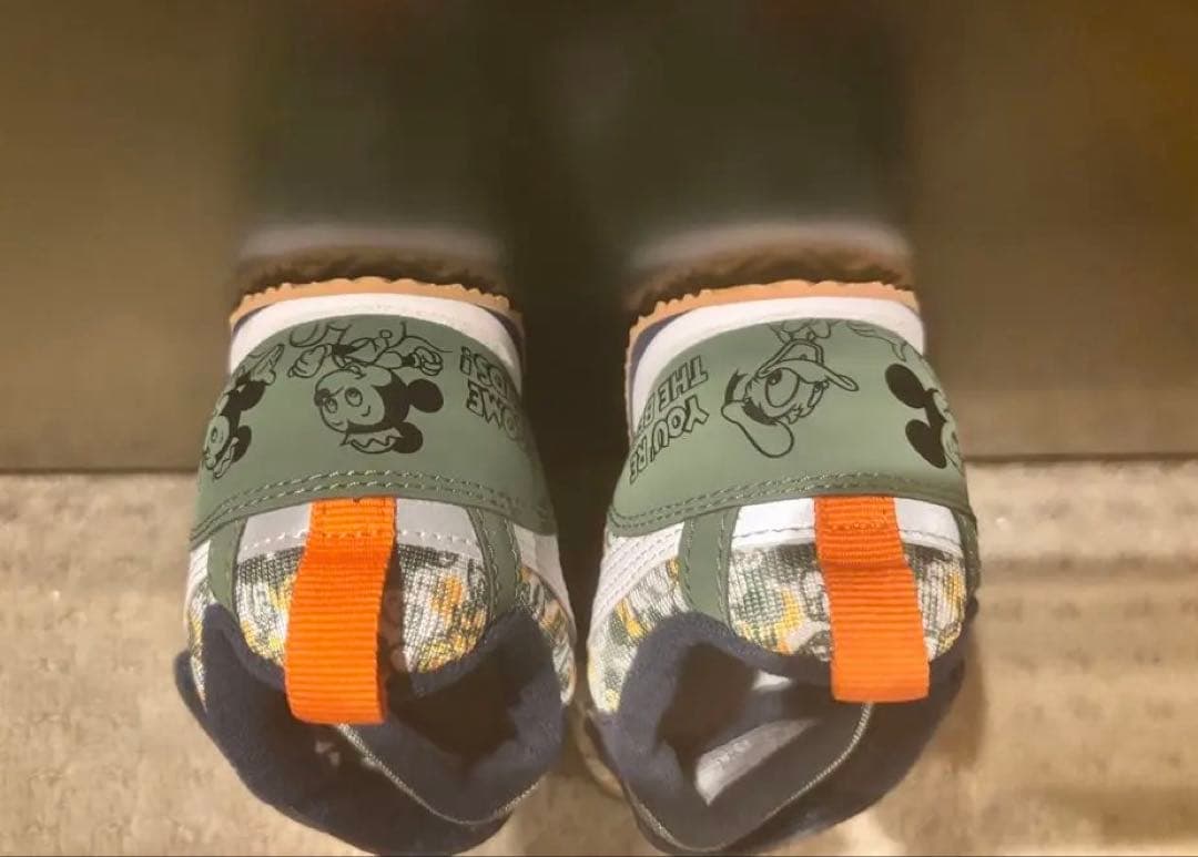 アシックス　スクスク　18センチ　ディズニー　ミッキー　ベージュ　未使用　靴