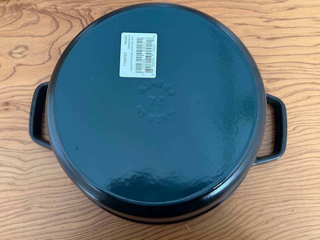 新品STAUB COCOTTE ROUNDE 24cm 黒