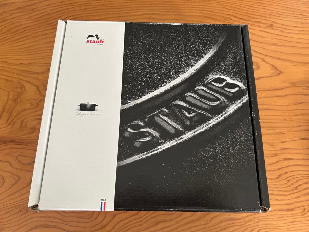 新品STAUB COCOTTE ROUNDE 24cm 黒