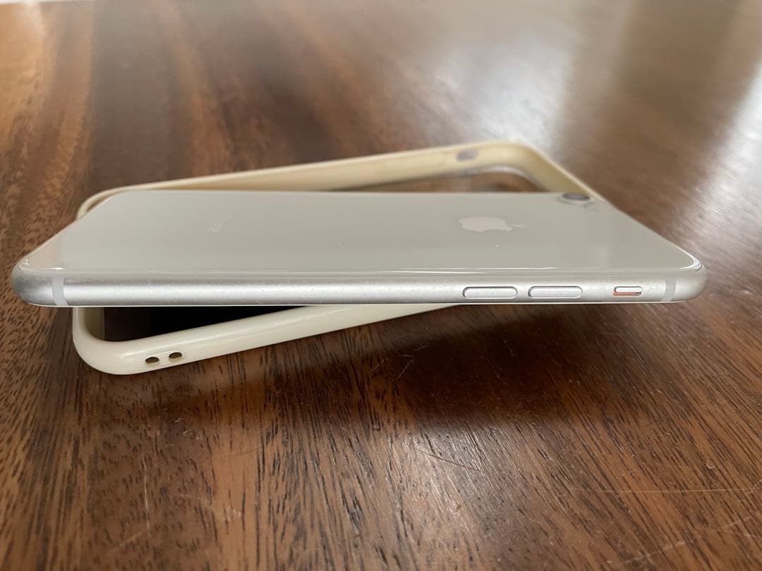 Apple iPhone 8 ホワイト 本体