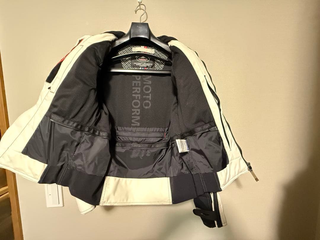 あ*♡様 クシタニ、バイカー用ジャケット ホワイト/ブラック　サイズM