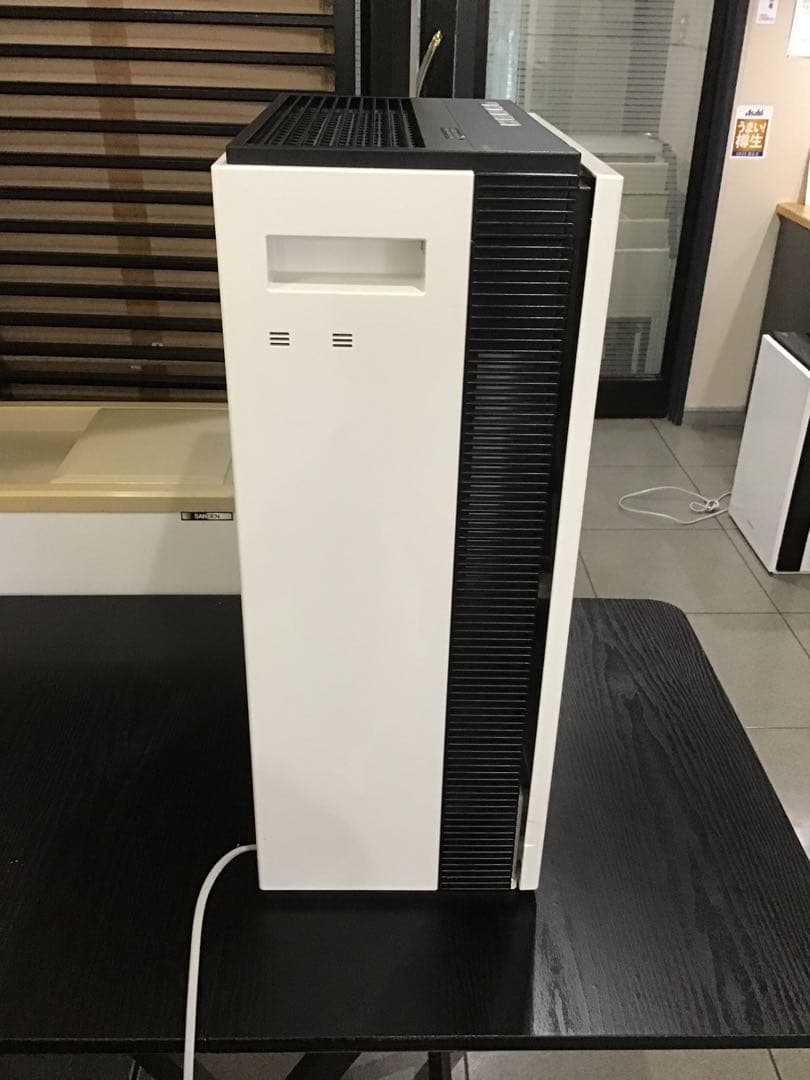 Panasonic 空気清浄機 ホワイト スリムタイプ　Ziaino