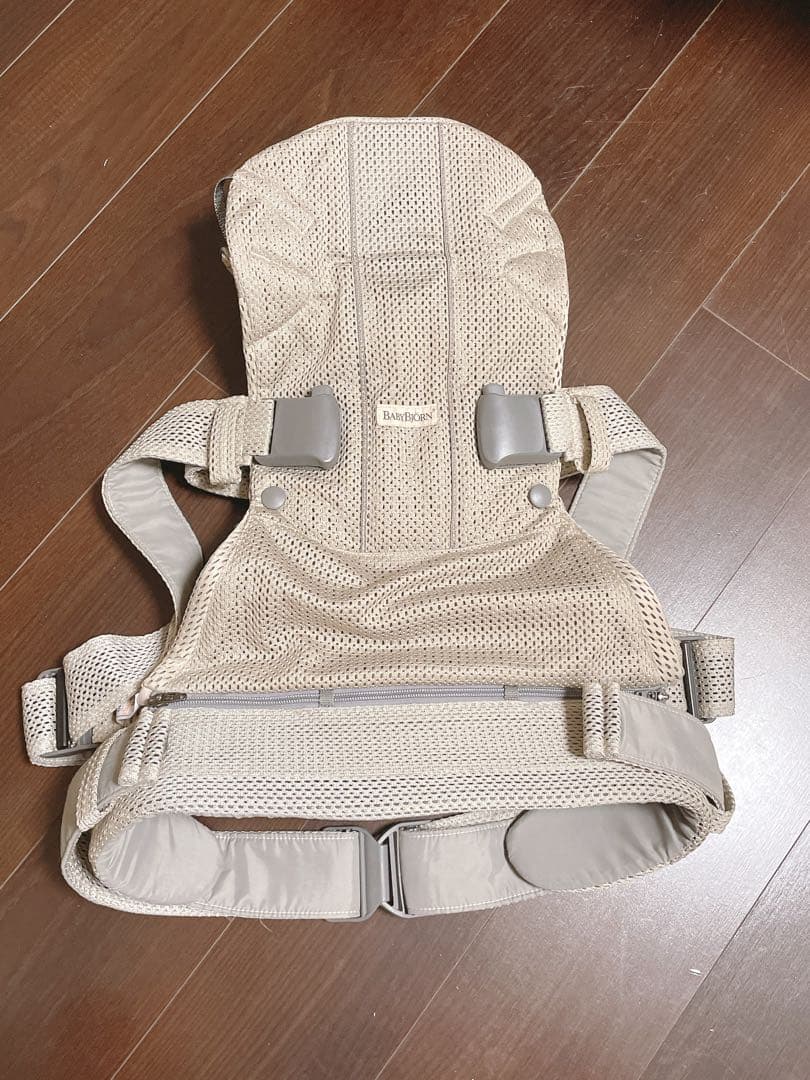 ベビービョルン メッシュONE KAI Air 抱っこひも グレージュ 美品