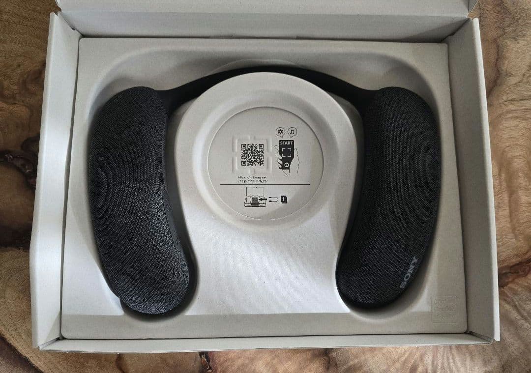 Bravia Theatre uネックバンドスピーカー HT-AN7　ケース付き