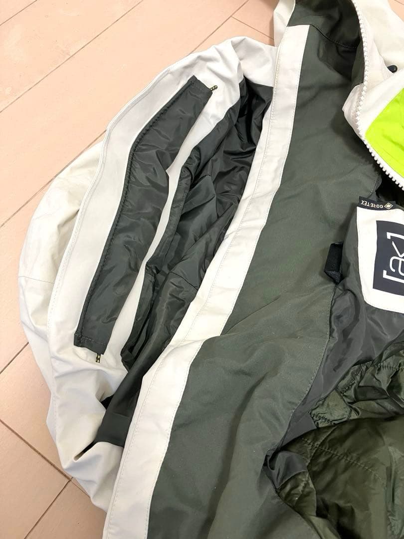 BURTON ak GORE-TEX バートン　ゴアテックス スノーボードウェア